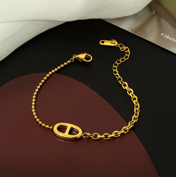 【 Hit Bracelet 2】 A K-gold cross-titanium steel bracelet with a high-end European and American style, a niche design, and a cold and cool look for women pic 7