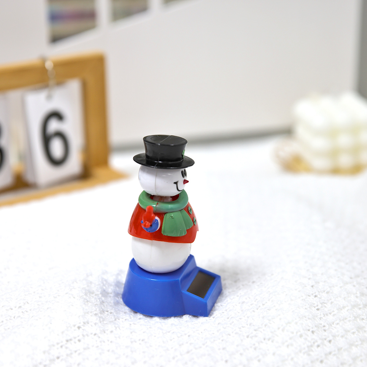 Cross-border new solar car ornaments, Christmas festival gifts, clowns, snowmen, cartoon creative swing dolls pic 11