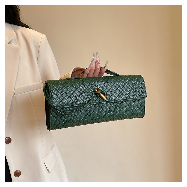 A new cross-border woven pattern single-shoulder crossbody bag with a retro texture, a hand-held baguette bag, and a versatile and elegant evening clutch pic 41