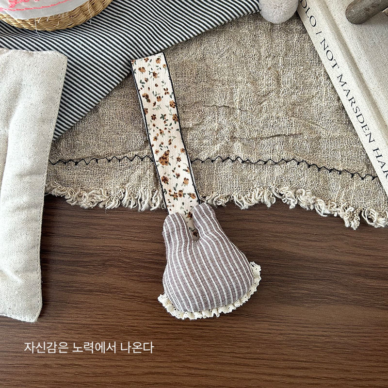 A new Korean fabric cotton-filled bear pendant, a cute and soft three-dimensional animal keychain for children, and a versatile accessory pic 9