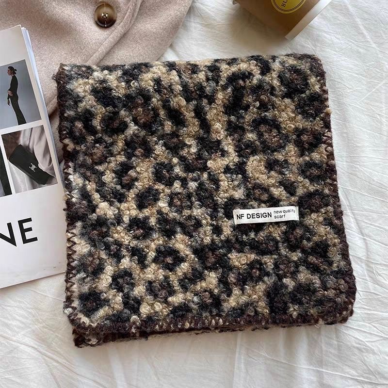 2025 Retro Hot Girl Leopard Print Scarf, thick and warm autumn and winter shawl, versatile and fashionable scarf clothing accessory pic 11