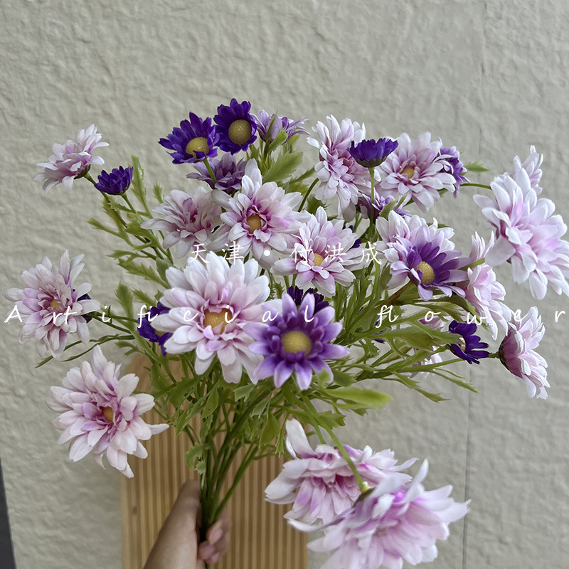 The carnation bouquet is a birthday gift for mom. The flower gift box is beautifully packaged pic 7