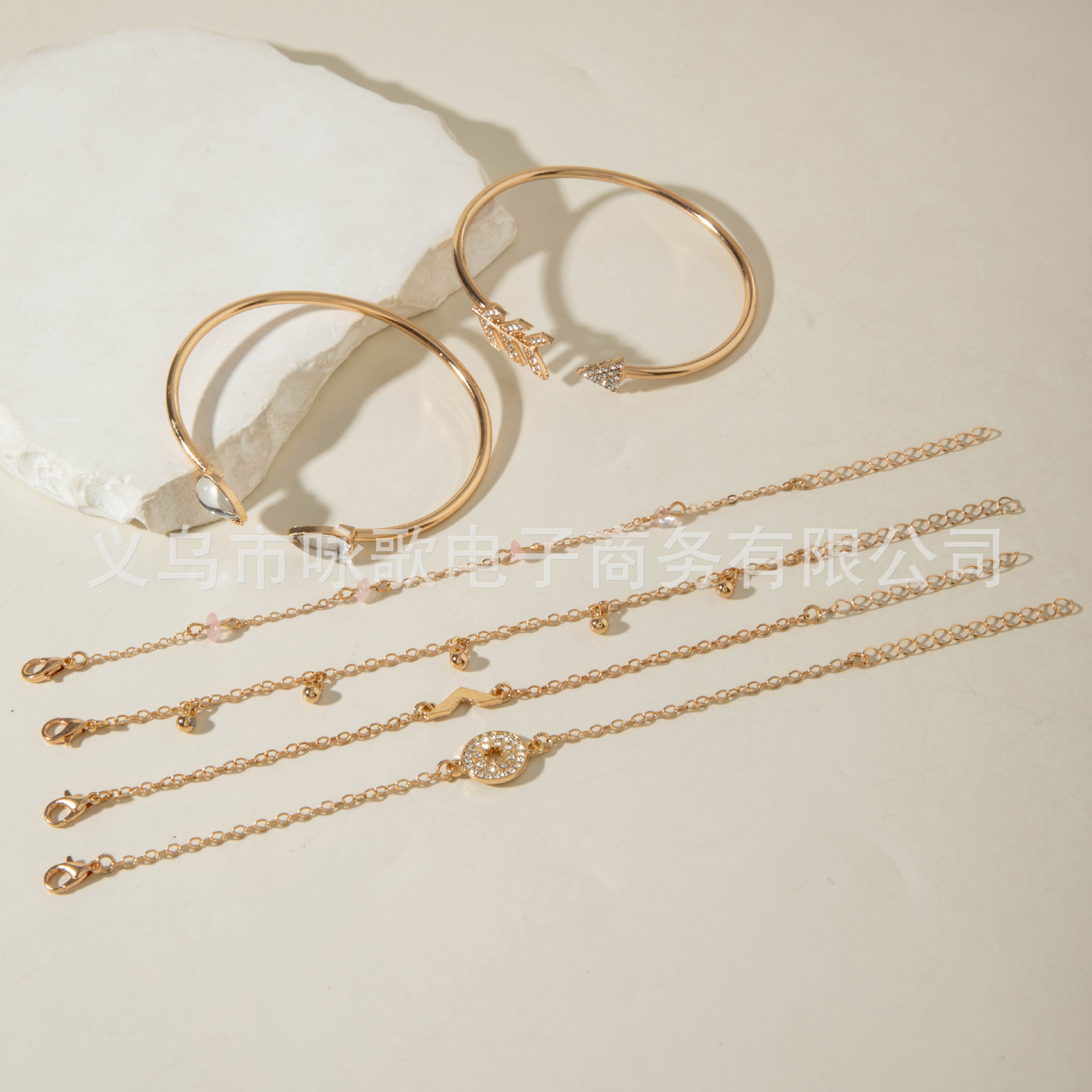 欧美跨境饰品 复古个性麻花手链仿宝石夸张朋克手镯手链4条装批发详情10