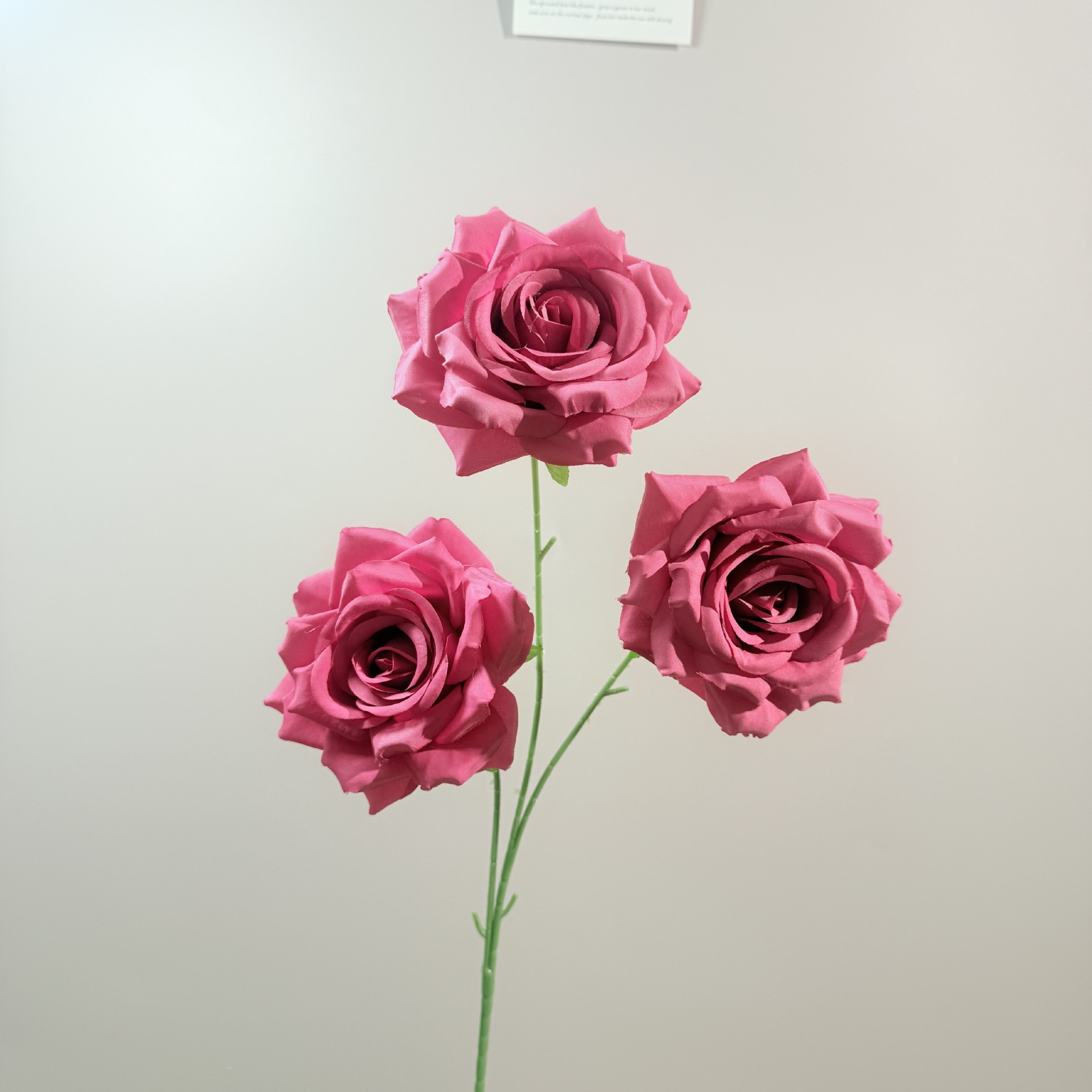 仿真花3头钻石玫瑰花婚庆装饰假花批发红色路引花材网红玫瑰瀑布详情17
