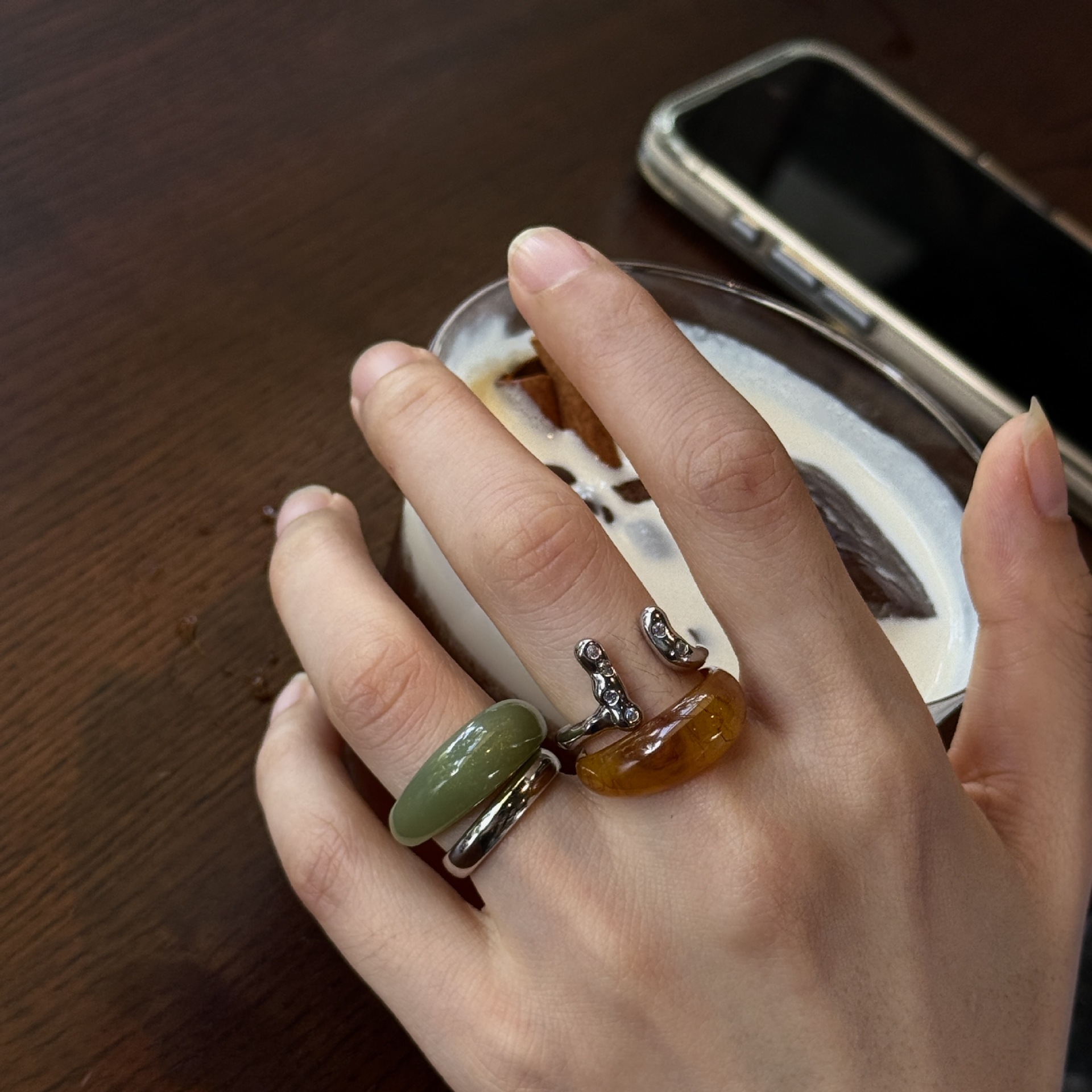 A niche and unique irregular-shaped resin ring with a cold opening shows off. The open copper electroplated ring pairs well with a versatile ring for women pic 10