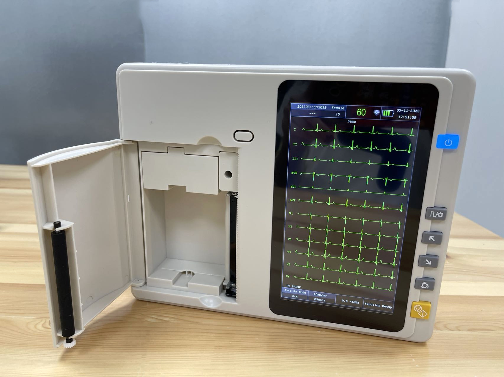 跨境专供ECG301心电图机便携式3导联心电图机心率检测仪心电图机详情8