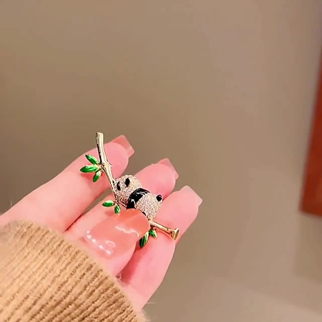 新款熊猫竹节胸针风衣配饰配件气质精美别致百搭ins风高级感饰品详情3