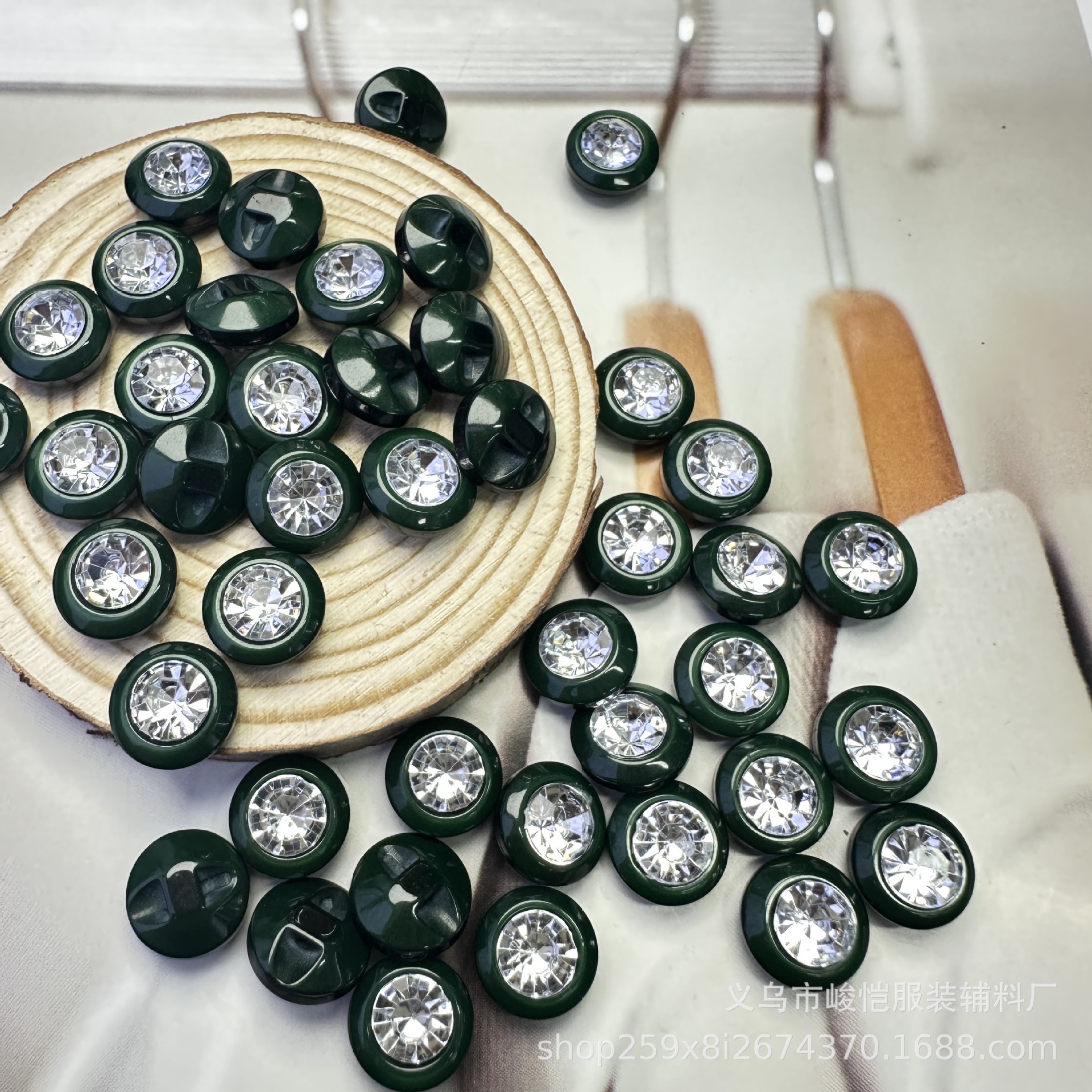 新款简约小香风三色圆形金属钻扣毛衣大衣毛呢皮草马甲西装外套扣详情12