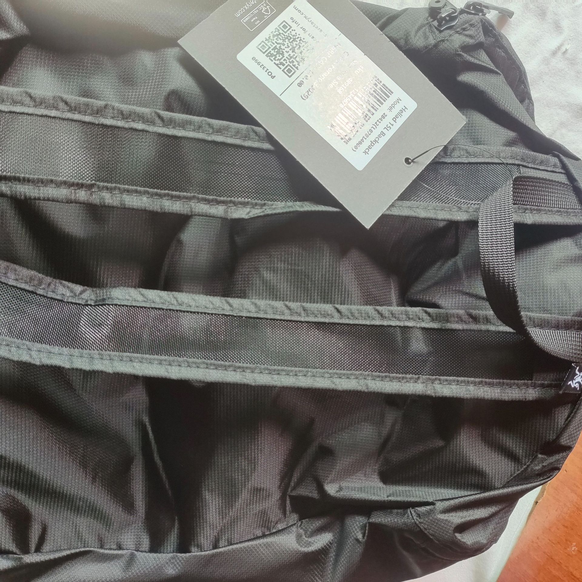 The chicken skeleton backpack heliad15L is a lightweight outdoor hiking backpack for both men and women, and a portable waterproof bag for casual hiking pic 12