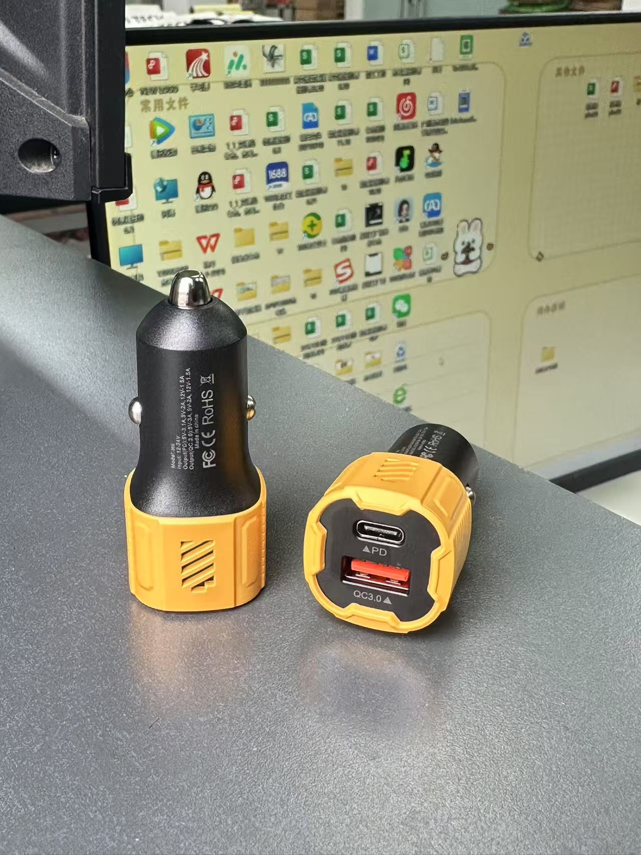 跨境热销车载充电器适用华为小米三星手机超级快充机甲风格车充详情10