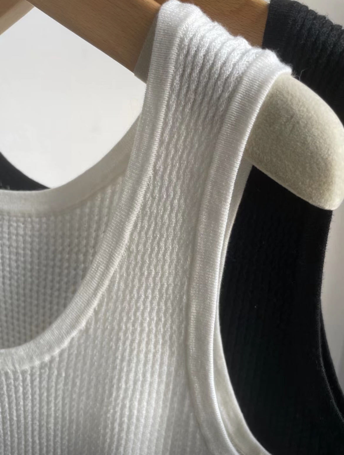 合莹2024 背心新款百搭吊带内搭可外穿针织马甲背心女U领羊毛针织详情7