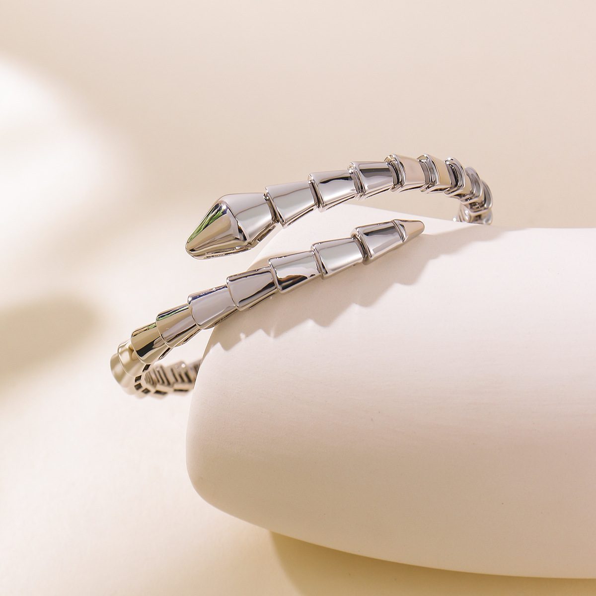 跨境亚马逊甜酷锆石蛇形手镯钛钢925小众开口镯子高级感微镶手环详情7