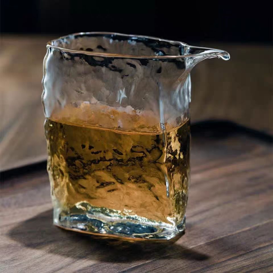 四方玻璃公道杯耐热锤纹加厚分茶器创意功夫茶鹰嘴公道杯家用匀杯详情13
