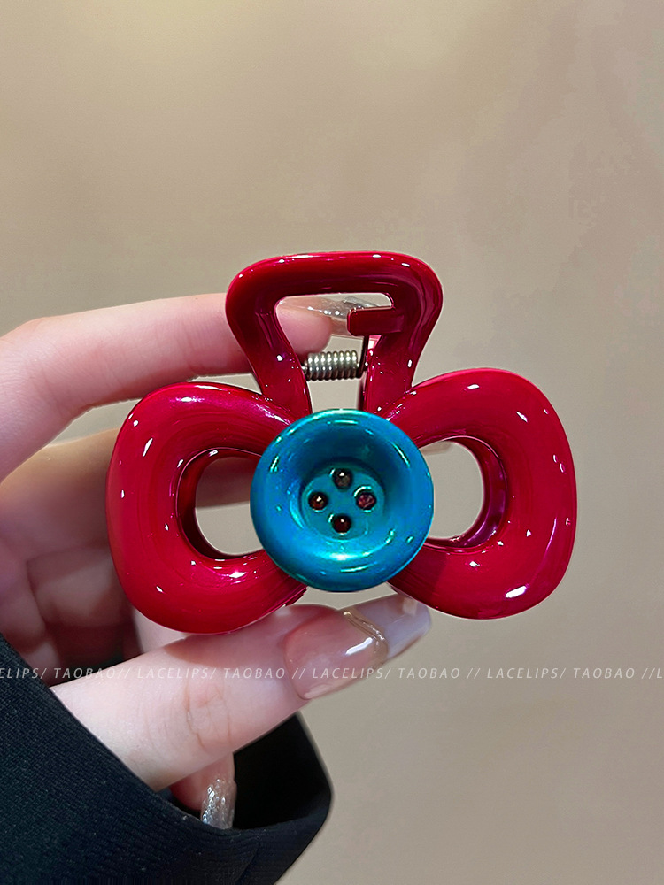 Retro red bow button grabber with a high-end and niche design. The contrasting color shark clip is a fashionable and versatile hair accessory pic 22