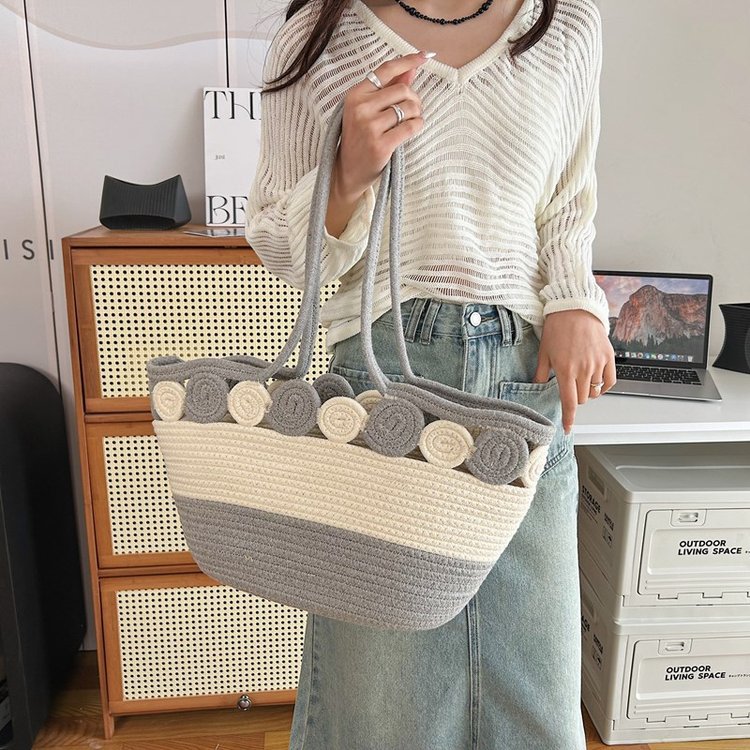 2024新款菜篮子沙滩包女士单肩腋下包韩版编织水桶包小众设计详情5