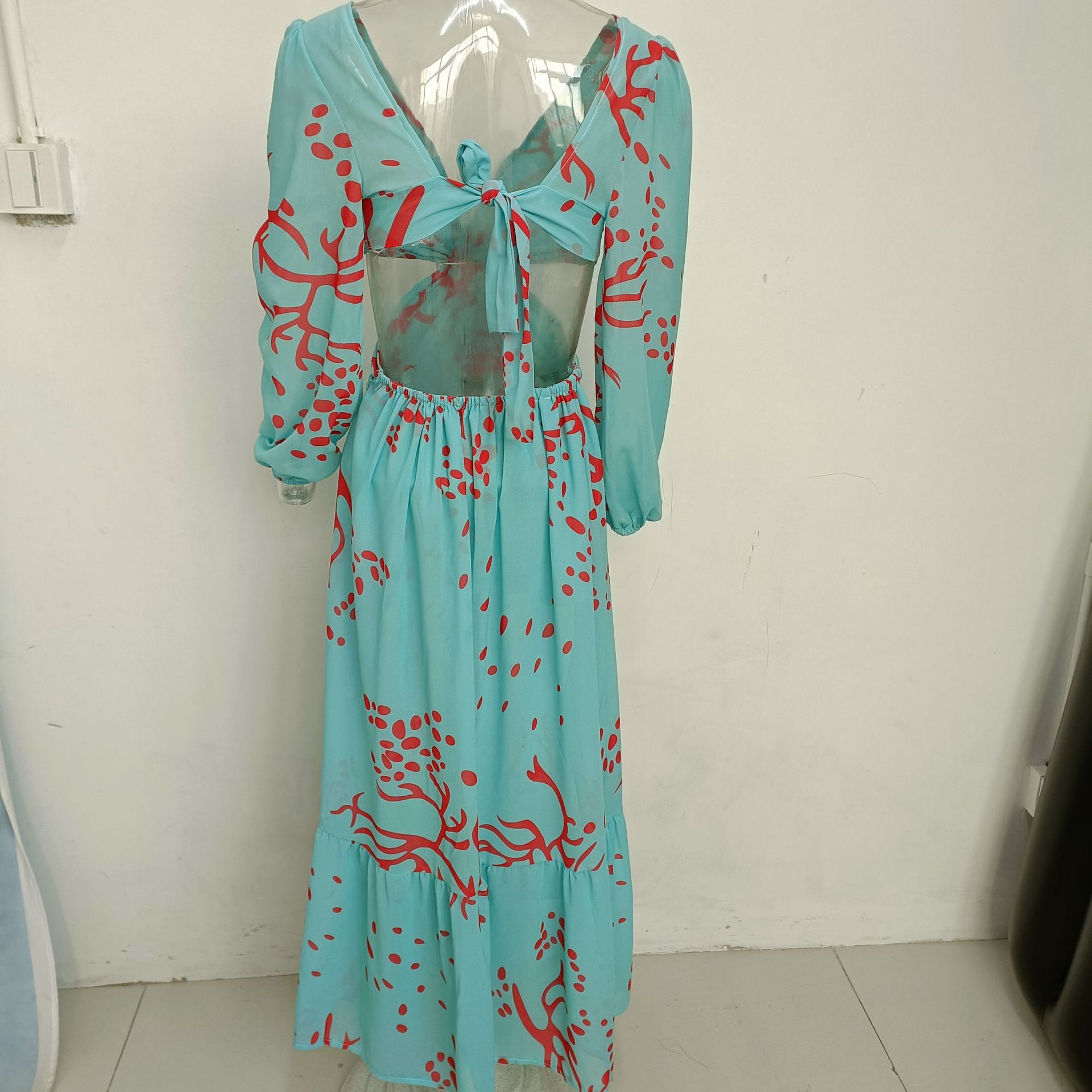 Lantern long-sleeved V-neck slit dress pic 9