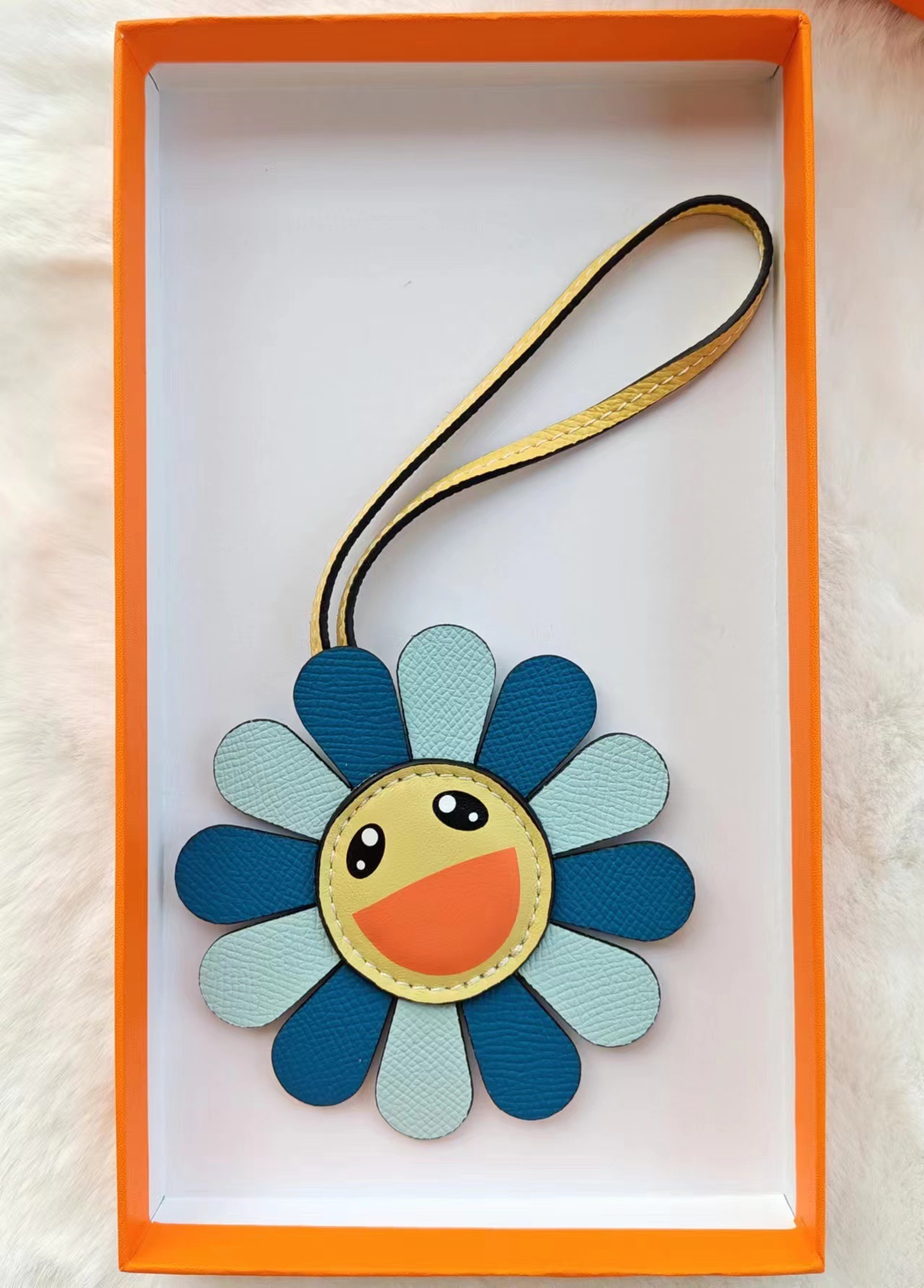 Genuine leather sunflower bag pendant, car pendant, can be matched with platinum, vegetable basket and other bags pic 6