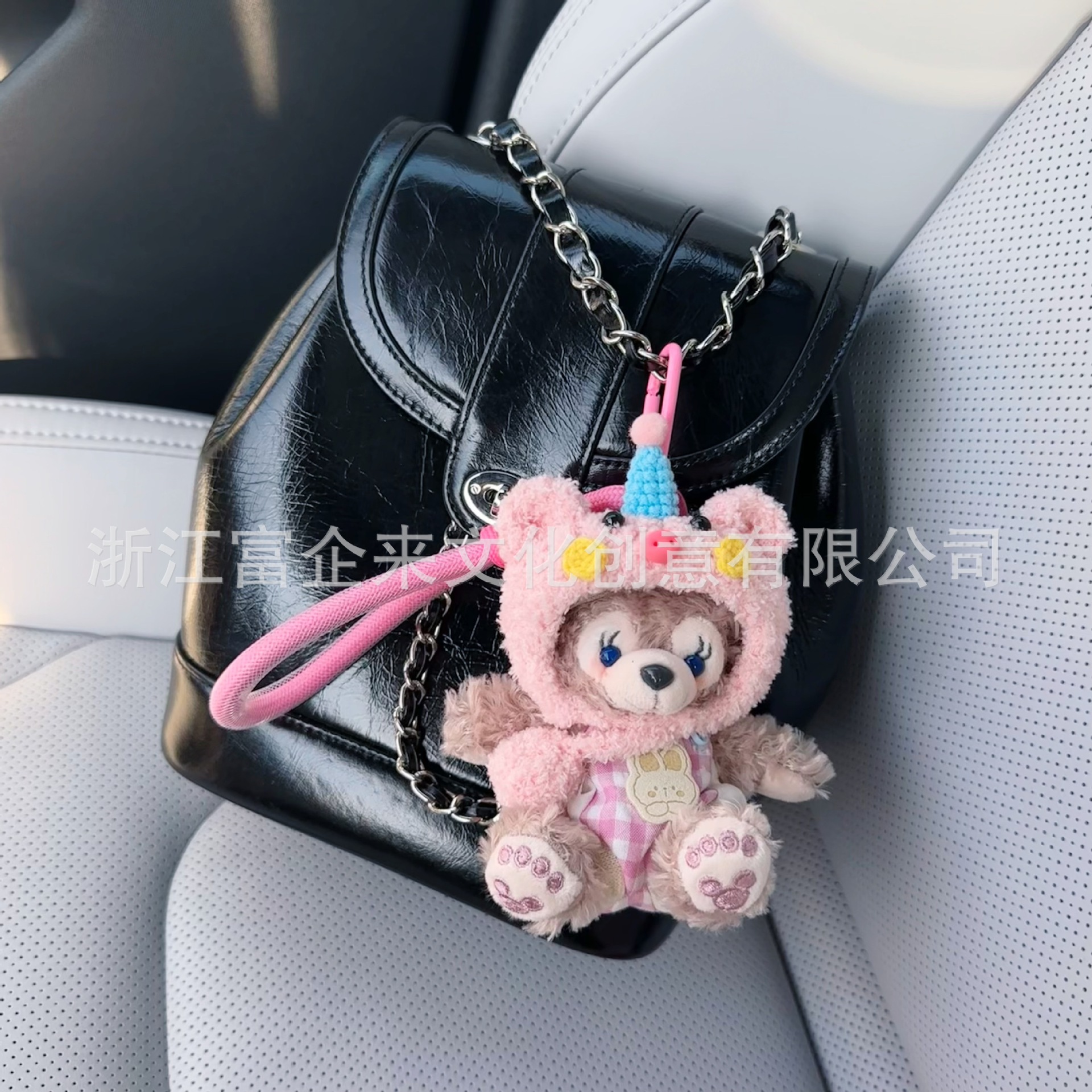 Wholesale of the same style of popular Xue Li Mei bags, car accessories, cartoon keychains, crossbody bags and plush toys as those on Xiaohongshu pic 1