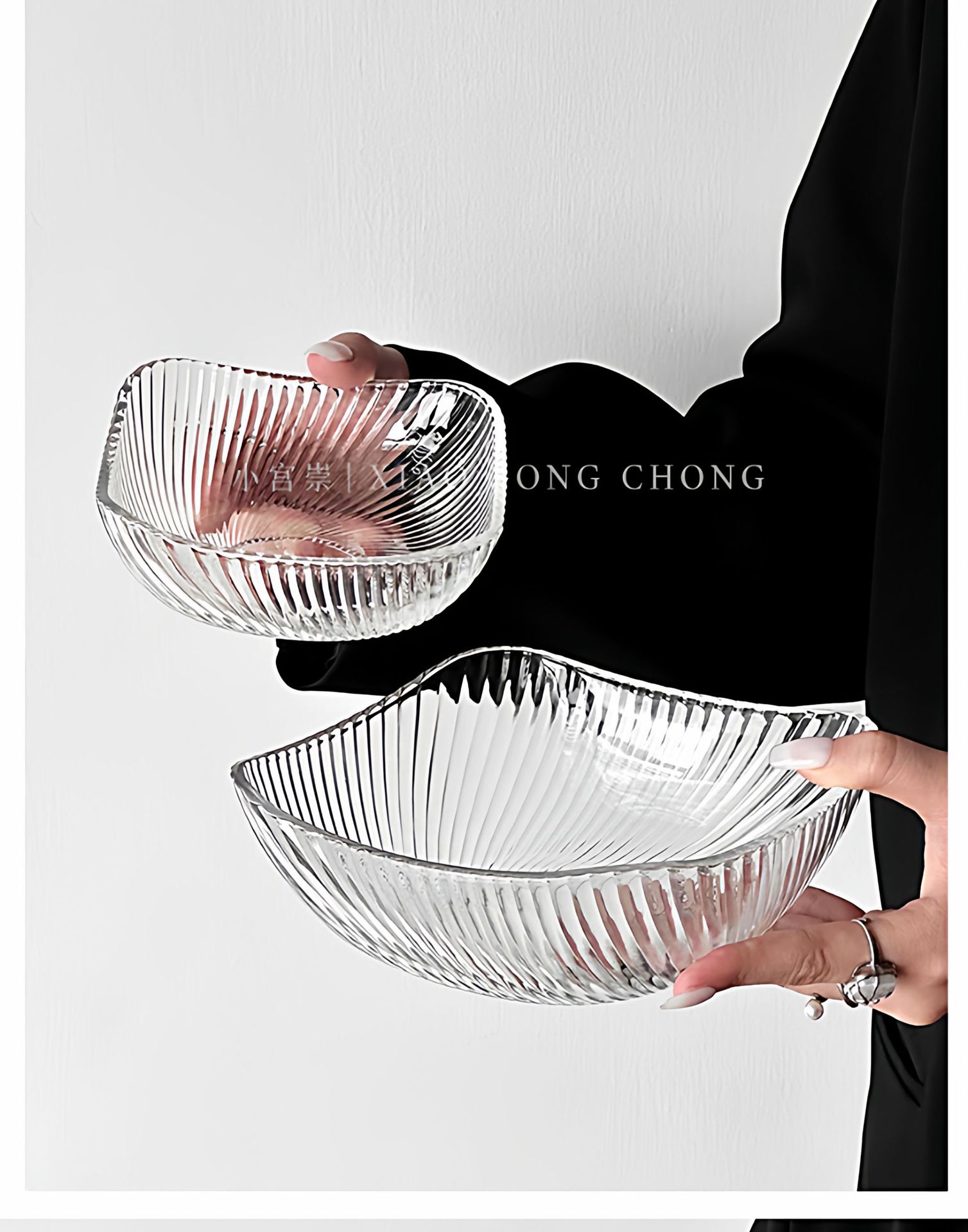 High-end glass fruit plate, living room coffee table, fruit plate, light luxury snack display plate, striped salad bowl pic 8