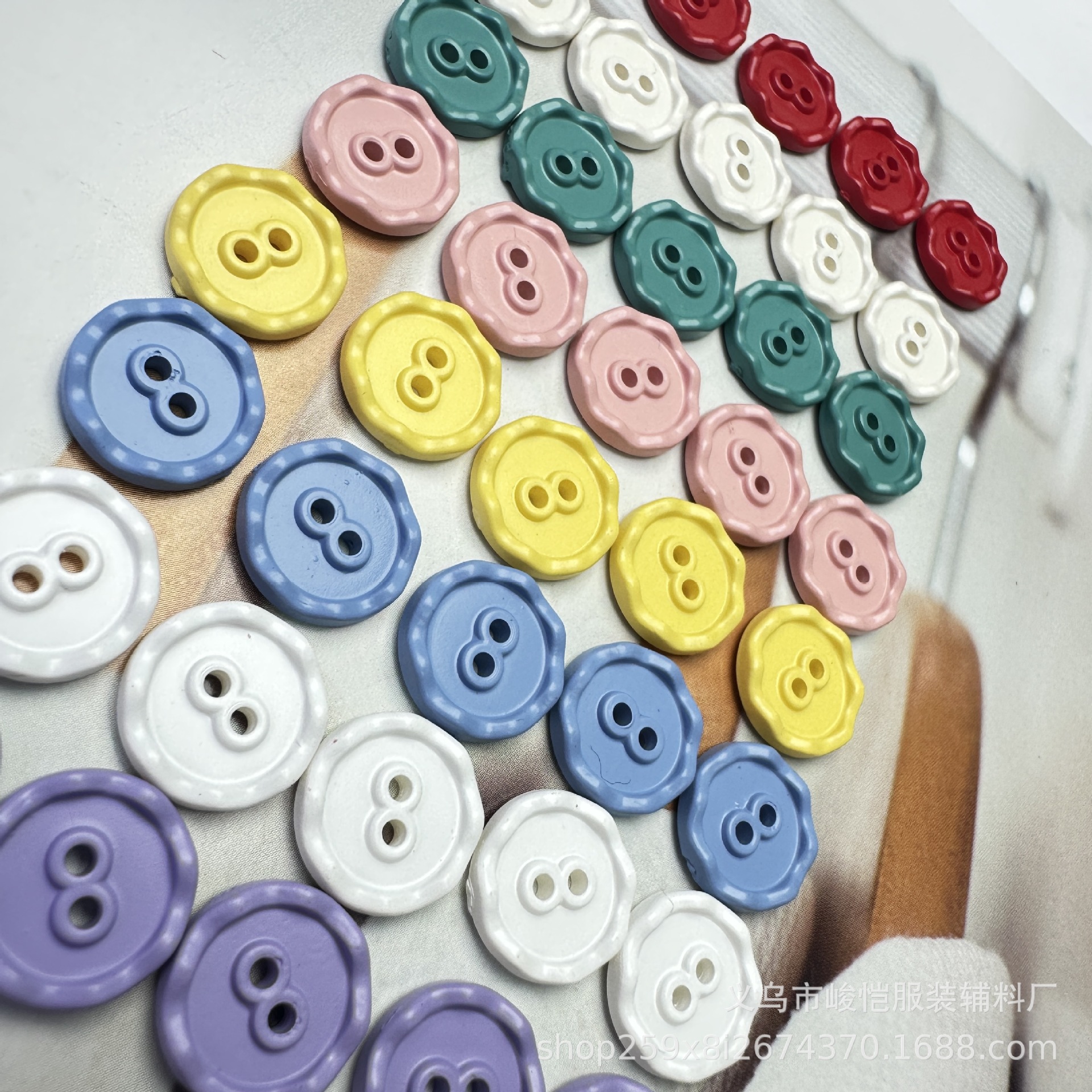 现货 彩虹糖多巴胺衬衫扣 树脂材质polo休闲衬衫童装迷你小扣子详情8