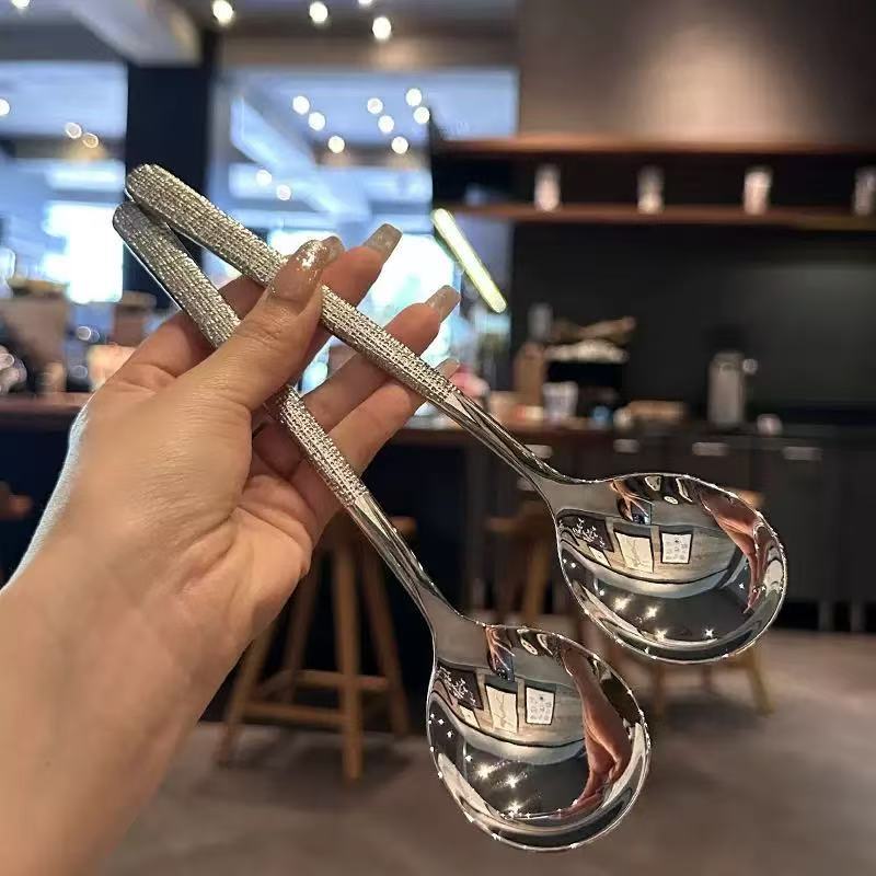 不锈钢勺子家用公用勺长柄甜品勺吃饭勺西餐汤勺创意锤纹韩式勺子详情2