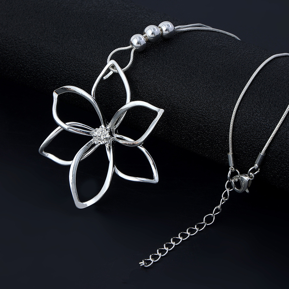 欧美外贸爆款简约高级感ins风大花时尚女饰品长链项链吊坠毛衣链详情12