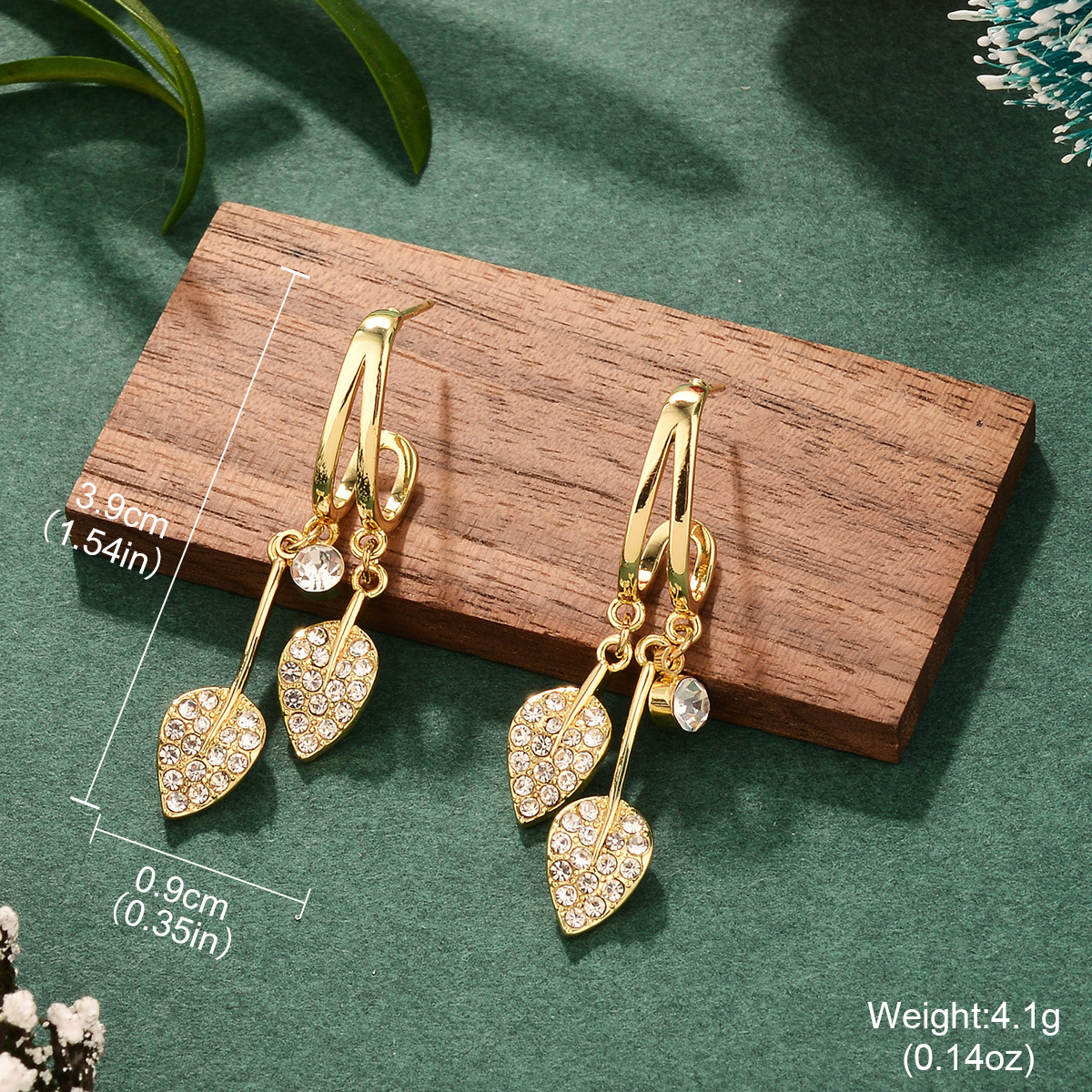 Christmas light luxury and unique heart-shaped tassel earrings, a new exquisite and Instagram-style fashion accessory for the autumn and winter of 2024 pic 24