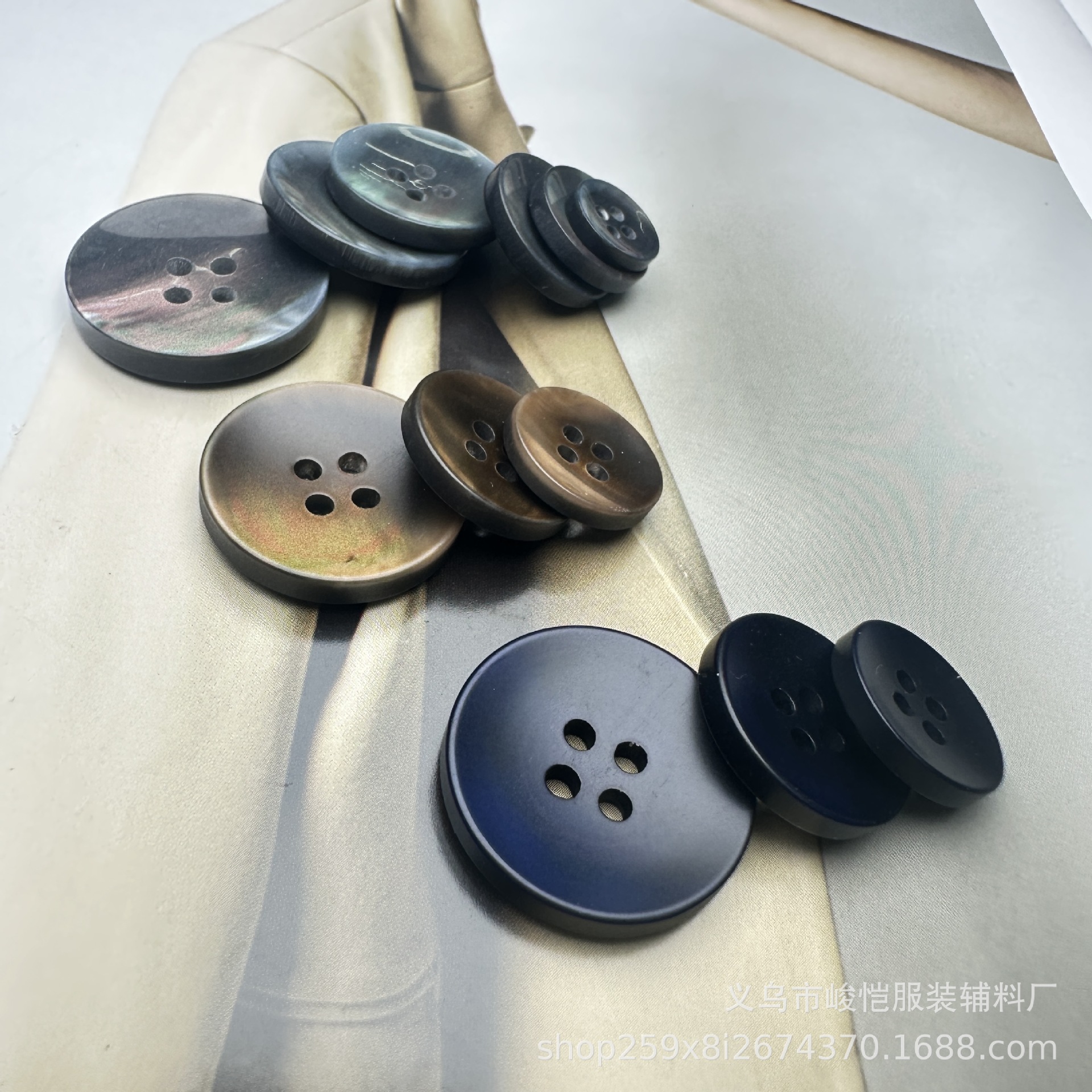 双圈黑色浅咖深咖真牛角扣高档西服大衣风衣四眼扣现货供应详情16