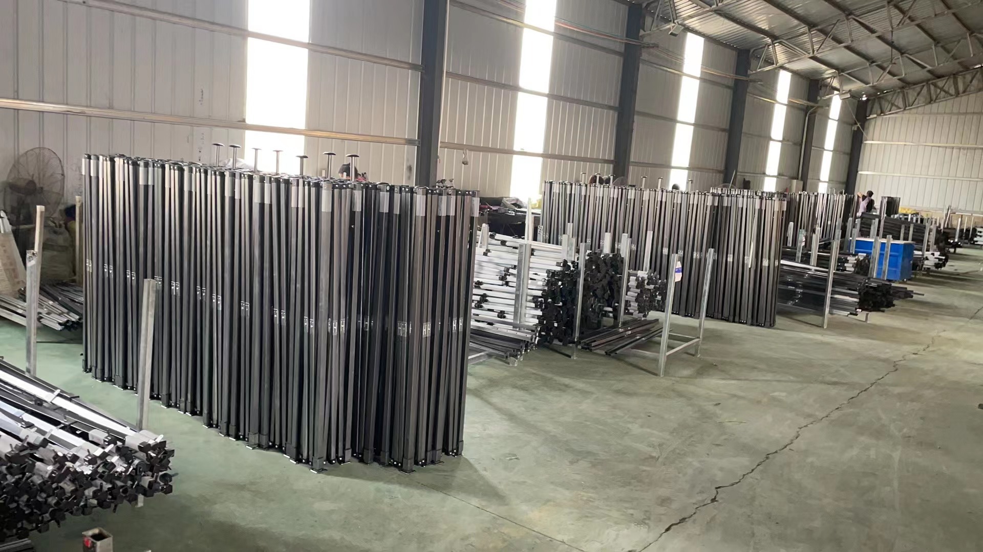 Linyi manufacturer wholesale direct sales advertising outdoor rain shelters, folding sunshades, four-legged large umbrellas for street vending, black diamond pic 21