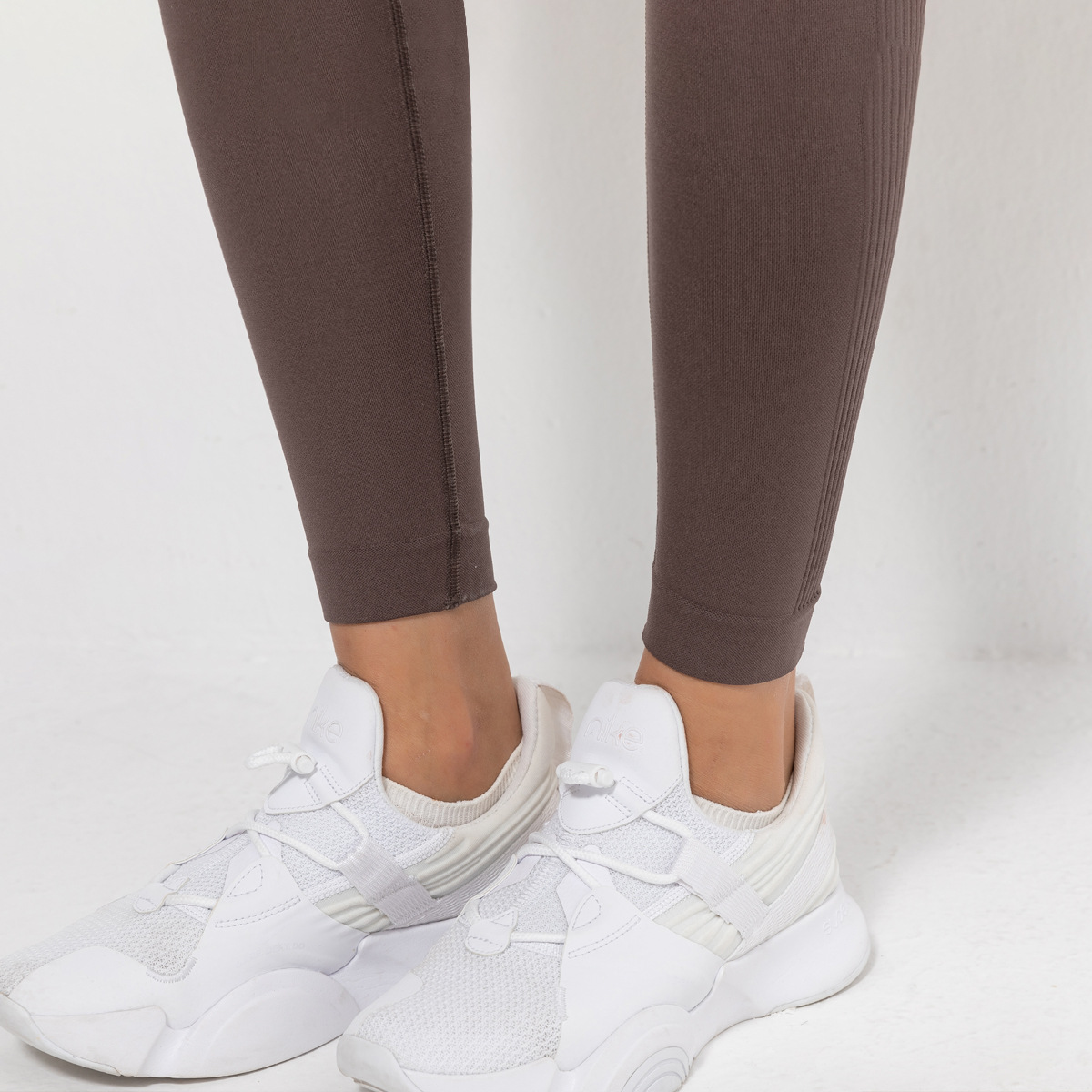 Peach internet-famous seamless yoga pants from Europe and America, breathable yoga wear for lifting buttocks, tight-fitting height waists, sports base fitness pants for women pic 169