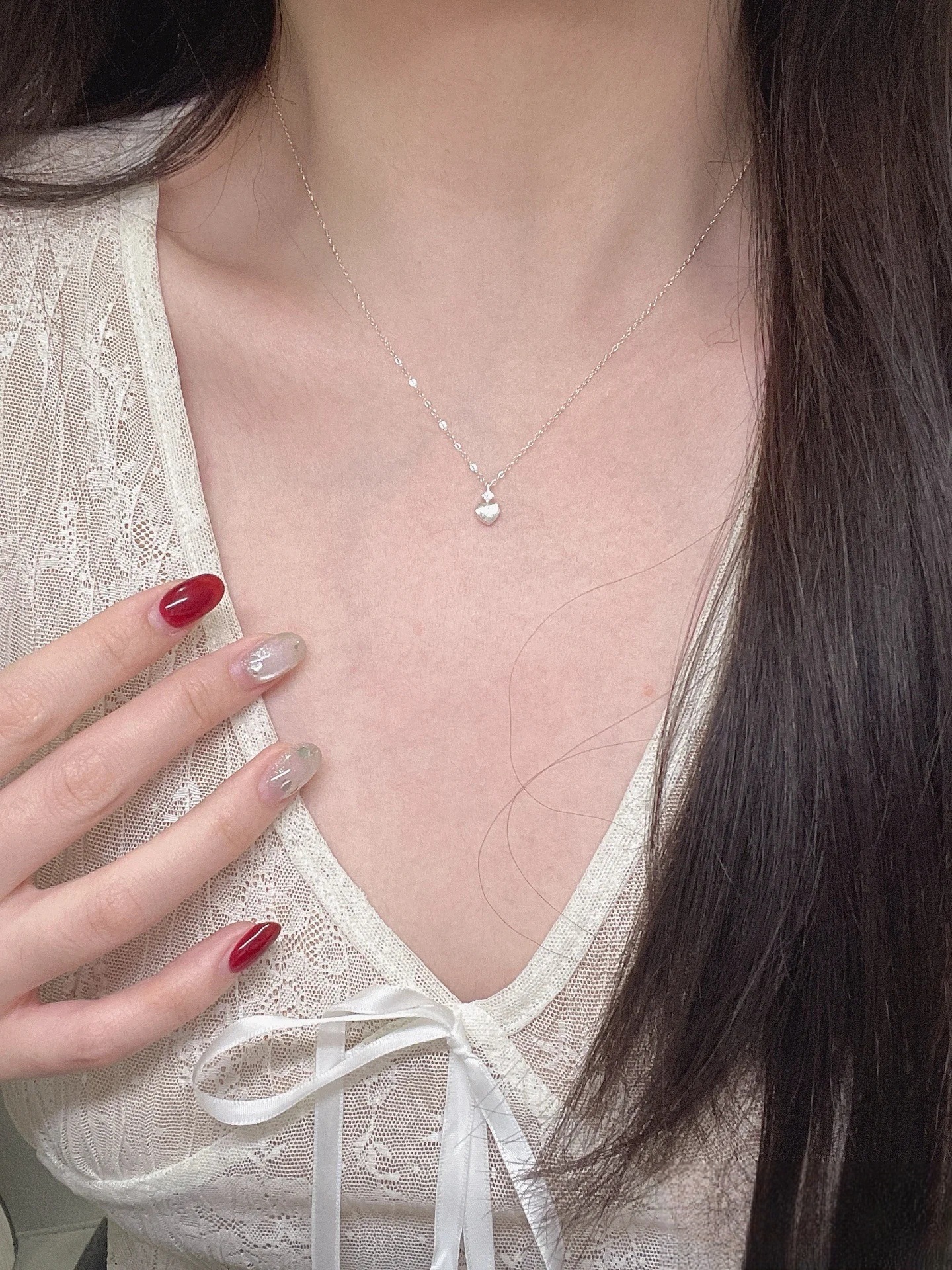 S925 sterling silver pearl necklace, a niche design for women, exudes a light luxury and high-end feel, does not fade, and is a simple collarbone chain accessory wholesale pic 6
