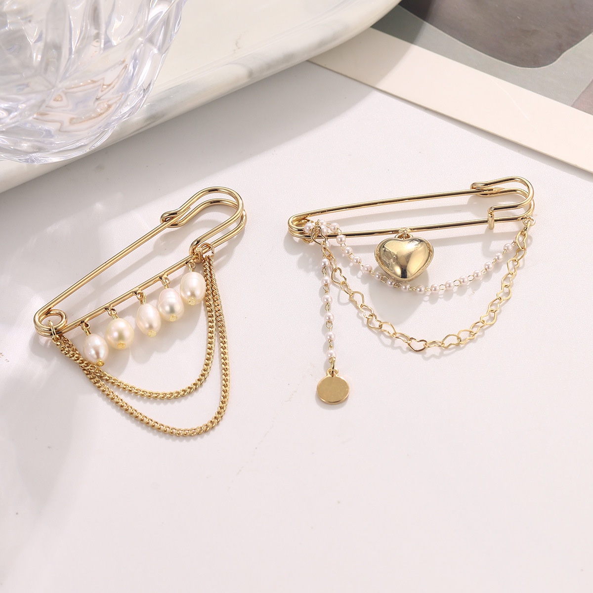 Pearl three-dimensional heart-shaped brooch on Instagram, trendy and unique, small chanel-style brooch, high-end pearl, retro, simple and fashionable pic 20
