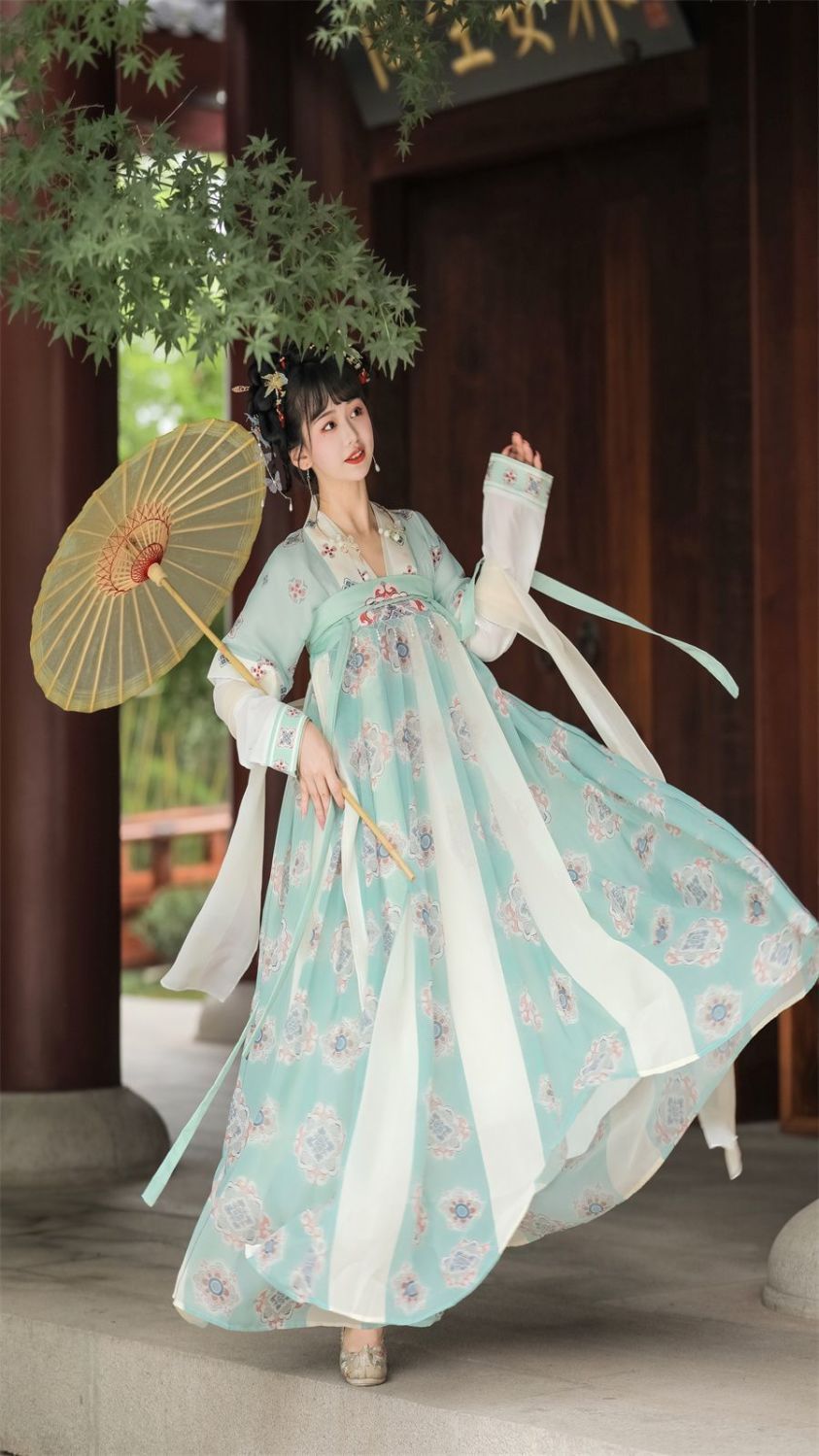 国潮原创新款女成人汉服春夏款中国风套装汉元素复古风一片式齐胸襦裙详情8