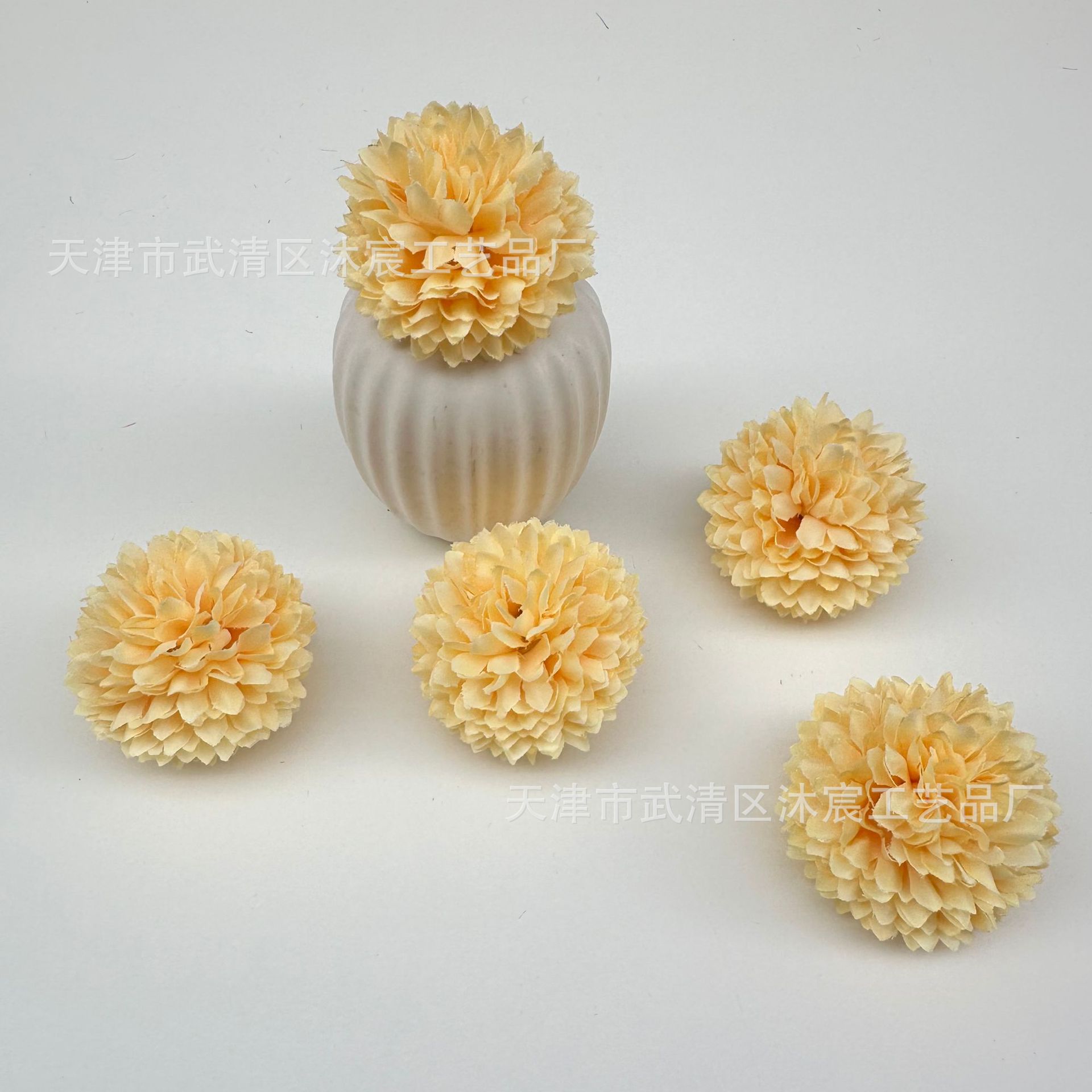 Wholesale of simulated table tennis chrysanthemum flowers, 4 cm small balls, multi-layered chrysanthemums, DIY clothing, corsages, headwear accessories, artificial flowers, office cultural atmosphere decoration, decorative ribbons and ribbons pic 5