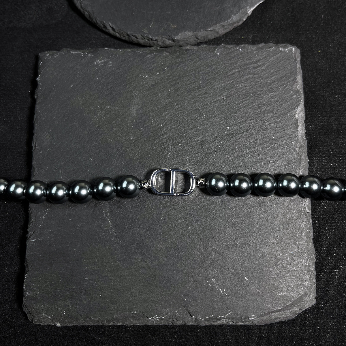 The trendy Shi Jia Zheng Round Strong Light Tahitian black pearl necklace for women with pig noses, a new trendy collarbone chain for women pic 7