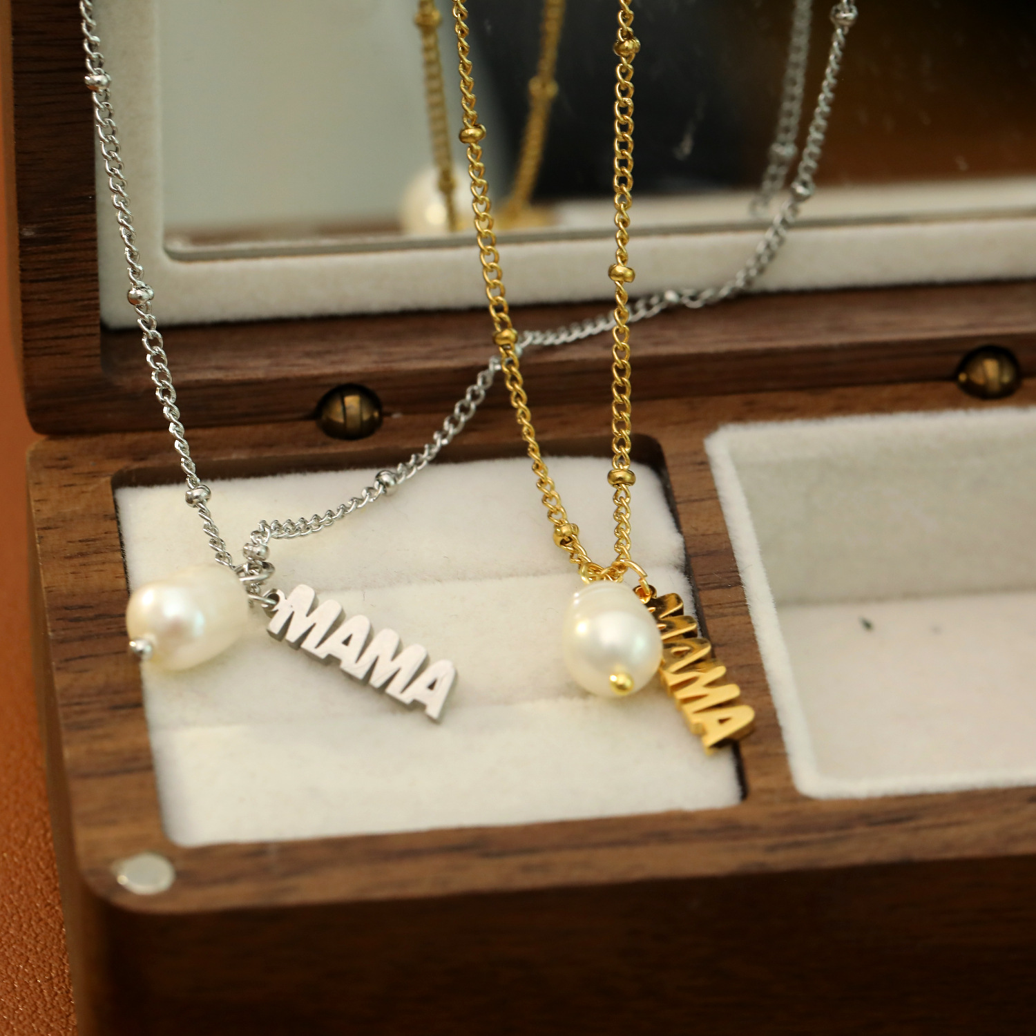Hyacinth独立站新款母亲节mama珍珠吊坠天然淡水珍珠吊坠项链不锈钢饰品锁骨链详情3