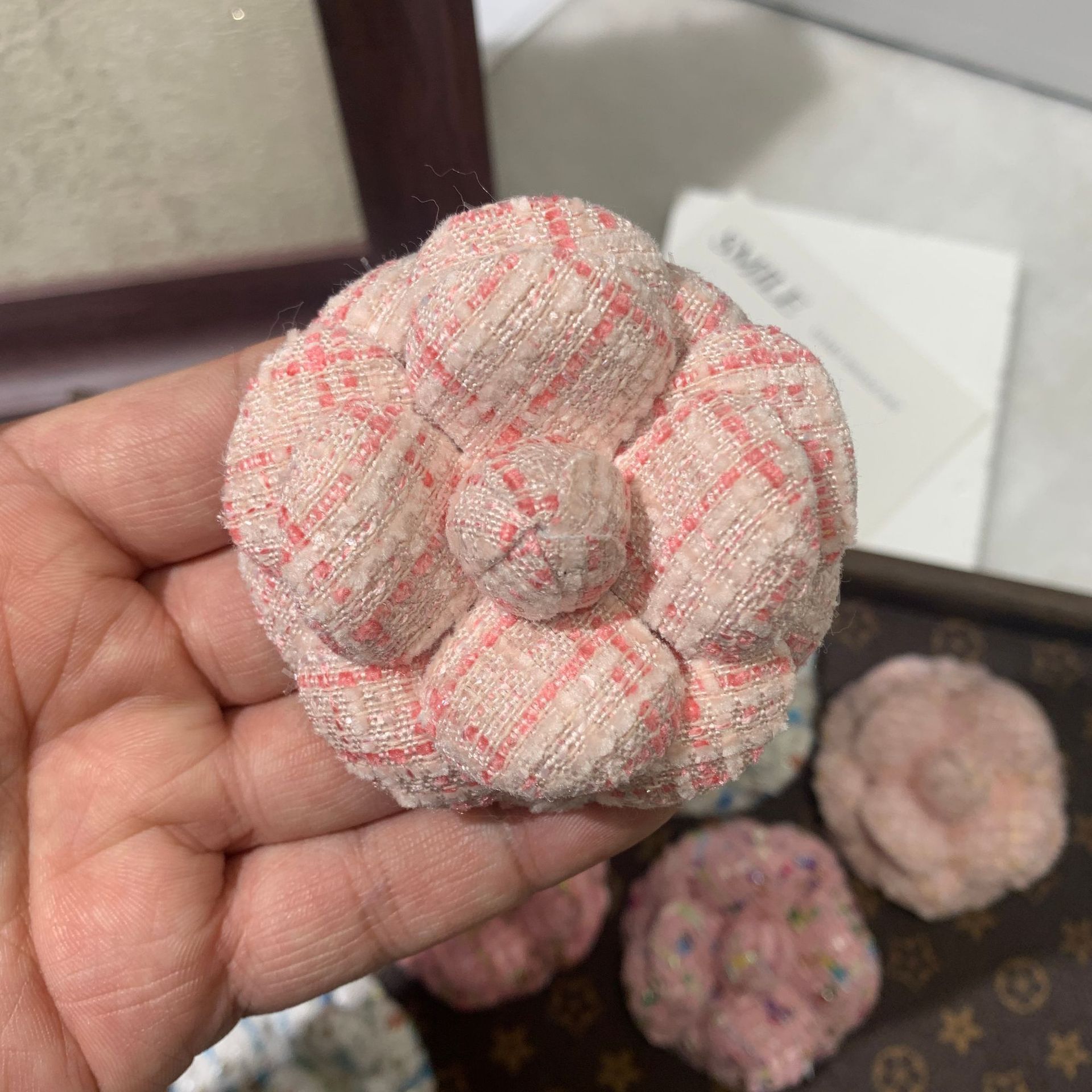 New 6.8cm high-end small fragrant flower nib super shaped flower camellia accessory brooch with a flower clip on the head pic 7