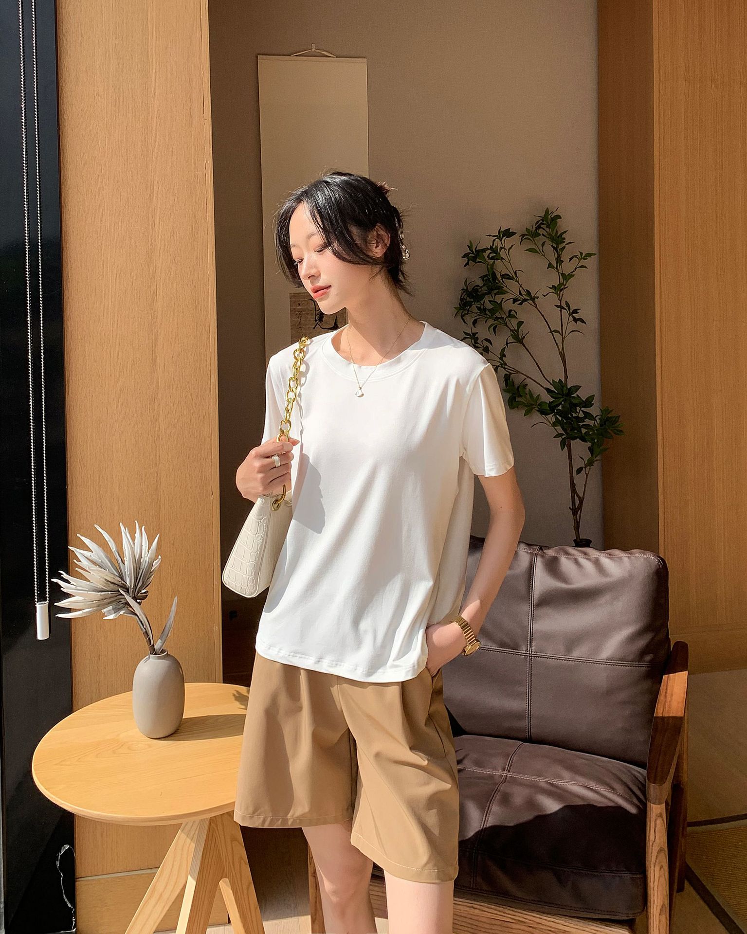 白色t恤女短袖夏季2024新款宽松薄款打底衫内搭纯色显瘦v领上衣详情9