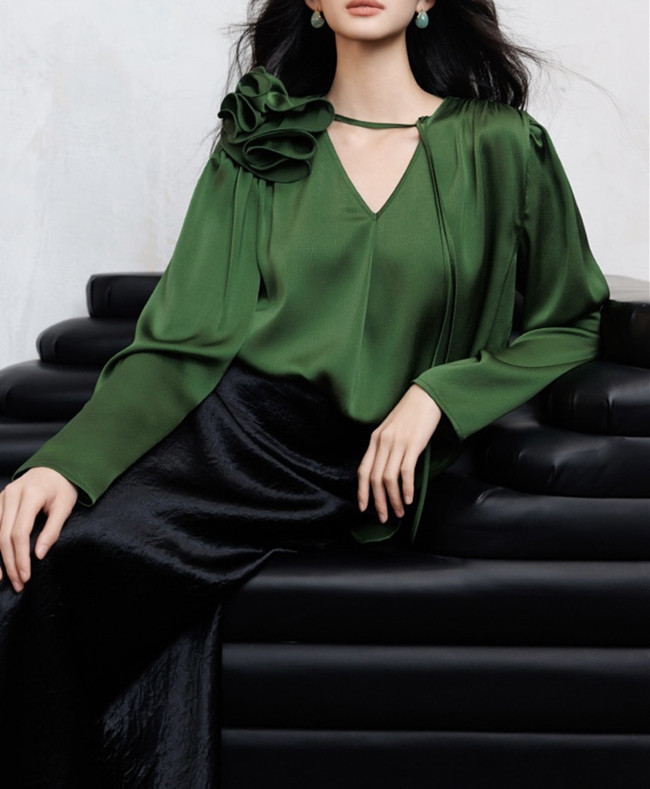 上新珍珠缎真丝光泽感泡泡肌理缎可拆卸手工立体玫瑰花宽松衬衫女详情17