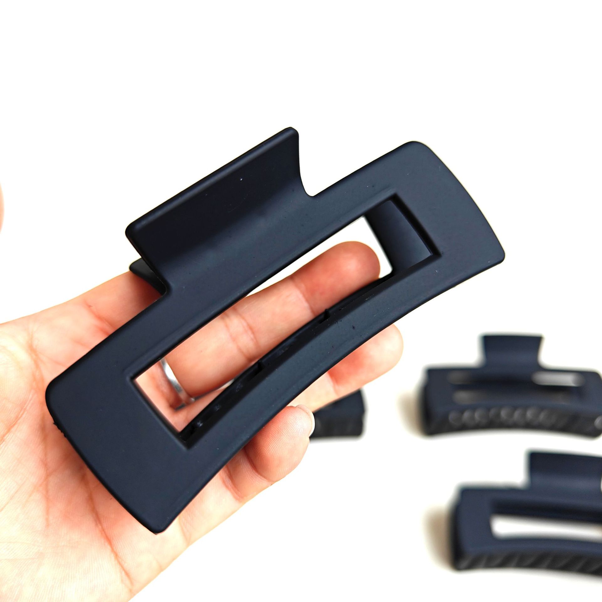 【】 Black large square grabber 12/ pack 1200/ box Black large square plastic grabber matte solid color grabber fashionable and elegant rectangular grabber 2 yuan wholesale pic 4