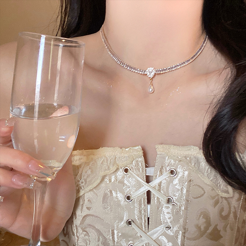 French Hepburn style zircon necklace, light luxury, niche and high-end design sense, teardrop-shaped pearl collarbone chain, Internet celebrity necklace pic 17