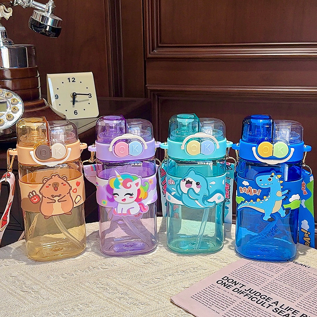 The cute and super adorable water cups for male and female students with high appearance standards in the popular cartoon style, the ins straw double-drinking plastic cups, and the portable ones for children pic 2