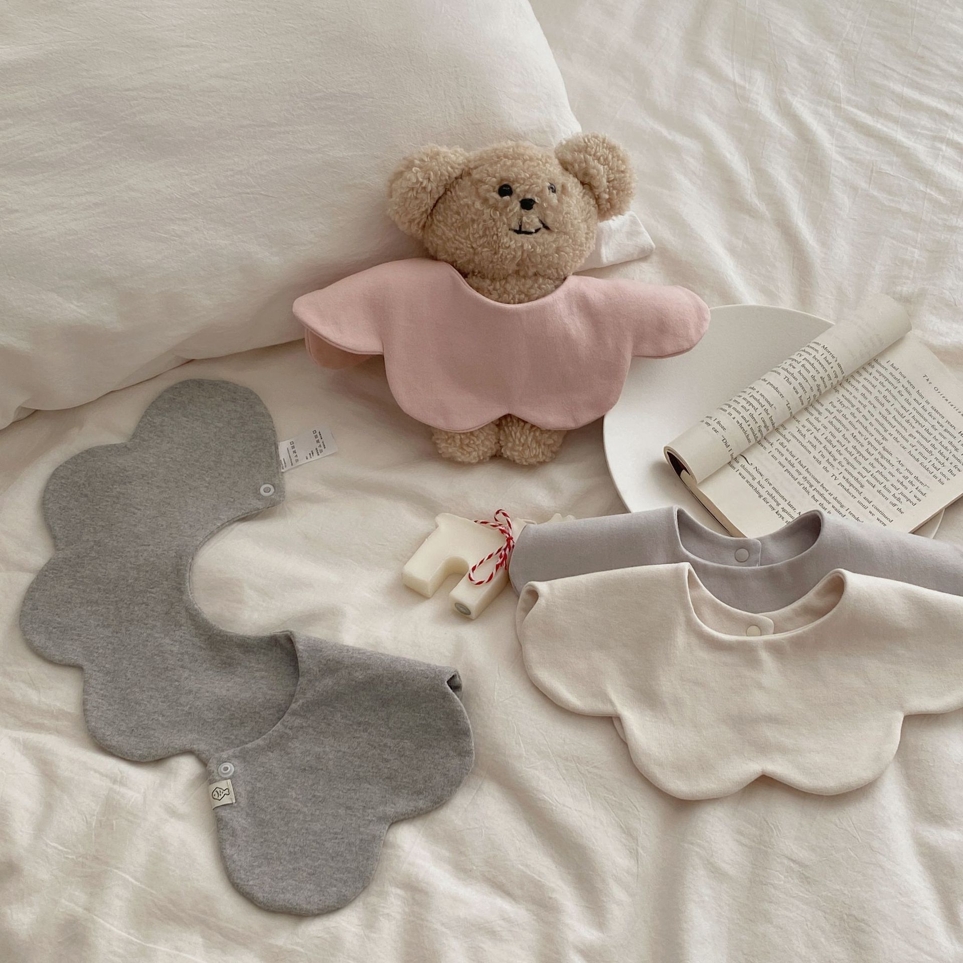 婴儿口水巾宝宝纯棉A类花瓣围兜纯色加厚双面口水巾秋冬1-3岁详情23