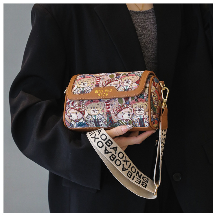 北包包源头工厂小众设计原创卡通小熊包潮时尚斜挎包单肩女包详情21