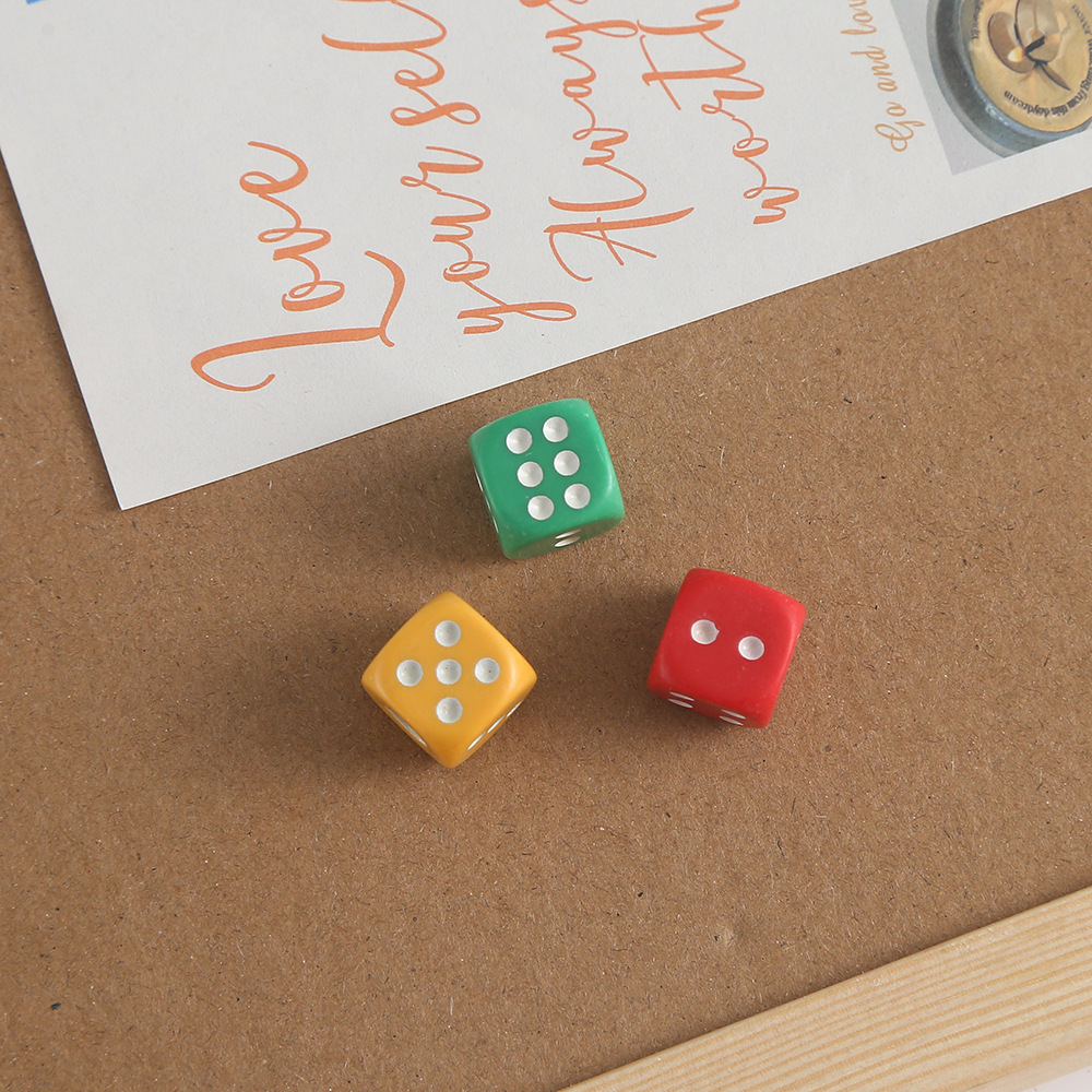 厂家现货亚克力彩色圆角骰子休闲游戏娱乐色子骰子骰盅整箱批发详情2