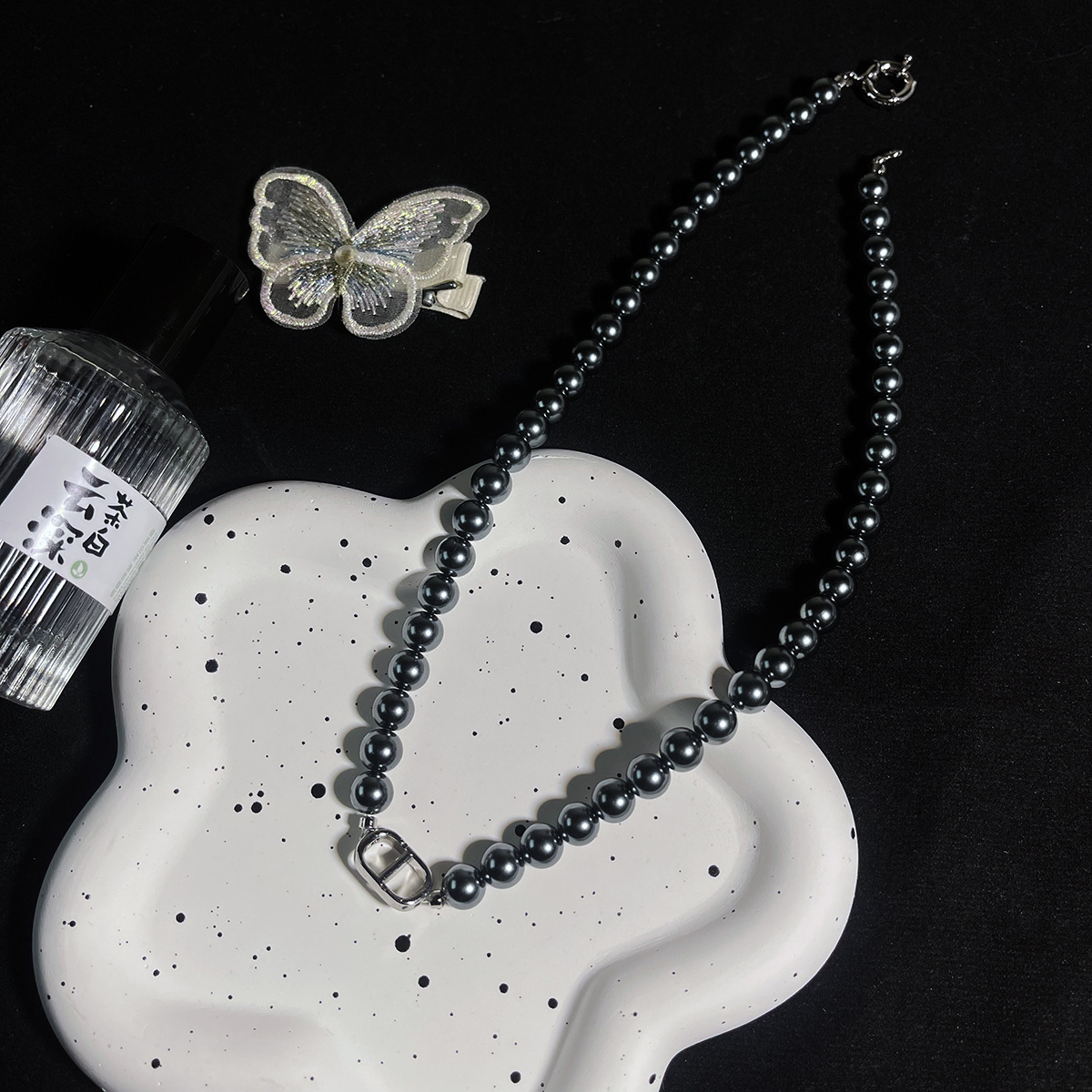 The trendy Shi Jia Zheng Round Strong Light Tahitian black pearl necklace for women with pig noses, a new trendy collarbone chain for women pic 5