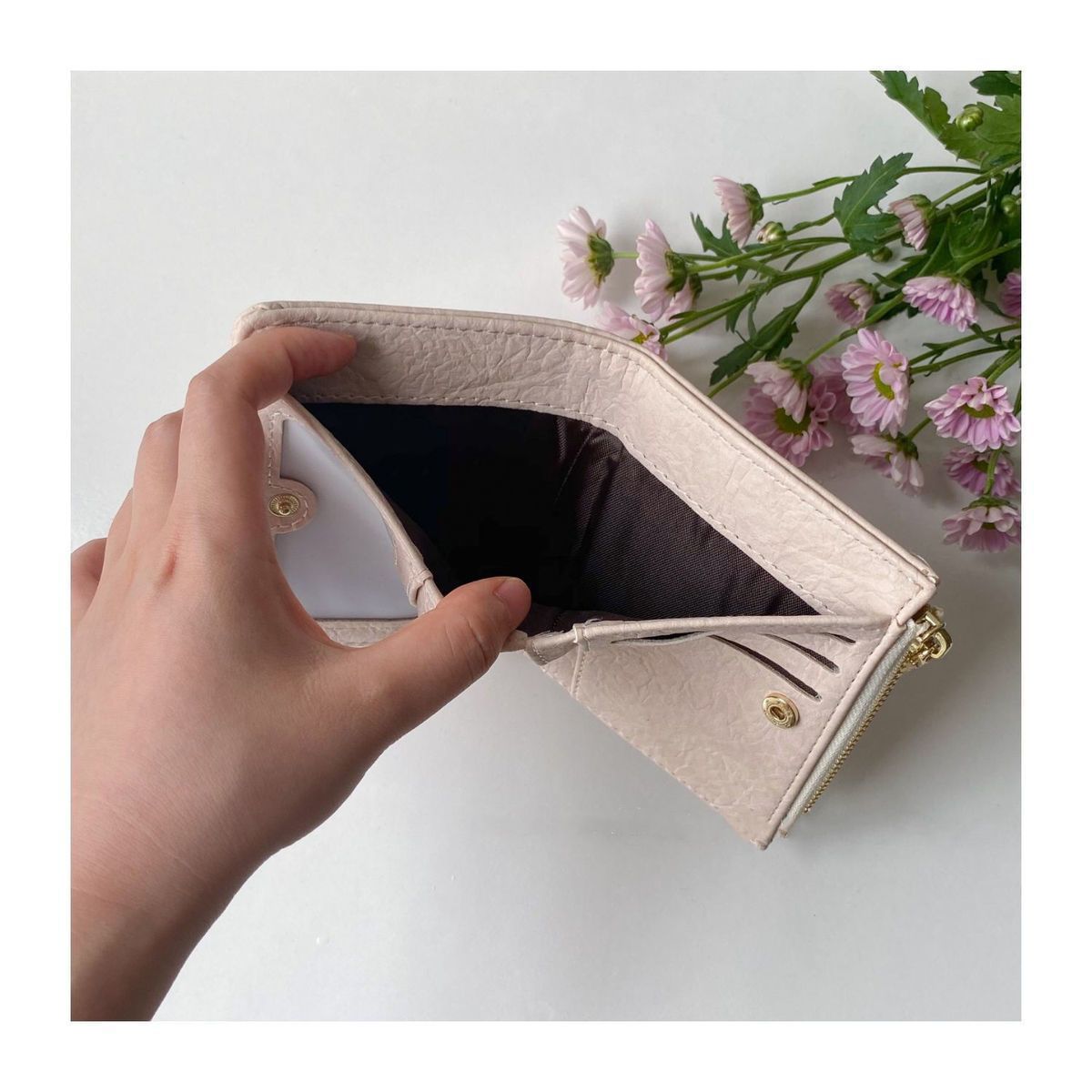 热销复古小钱包女纯色短款学生钱包欧美小清新折叠简约文艺搭扣详情9