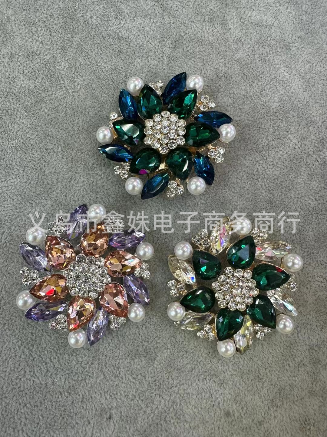 Alloy full diamond rose bouquet brooch, high-end Korean pearl pin, brooch and silk scarf for both purposes pic 10