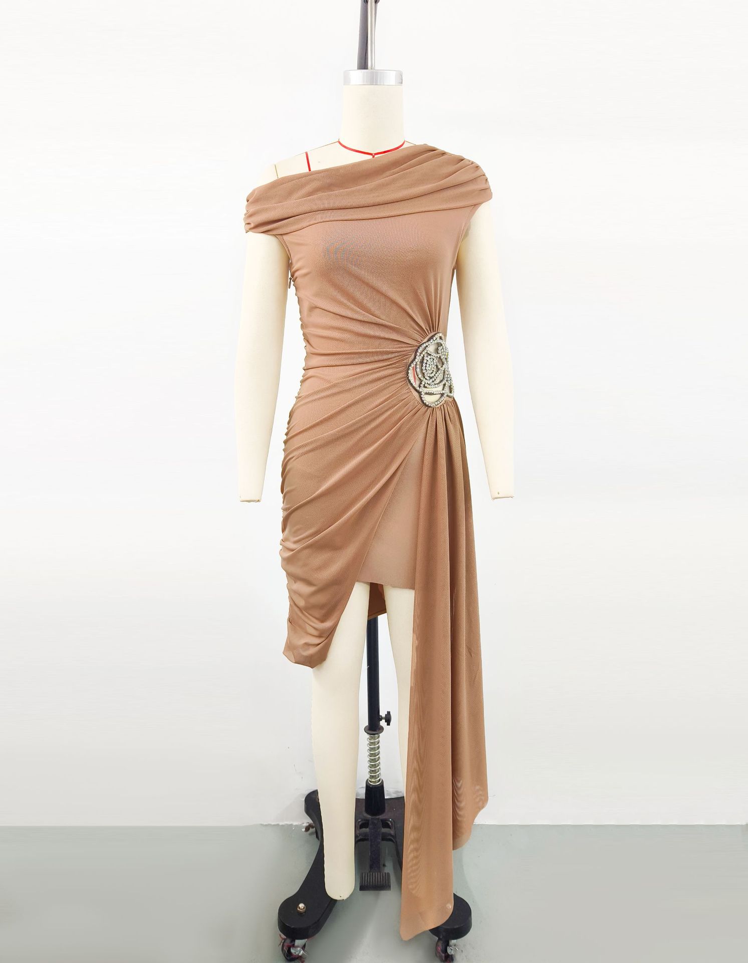 御姐风女装2025春夏斜肩花朵高品质大牌Elegant连衣裙派对小礼服详情20