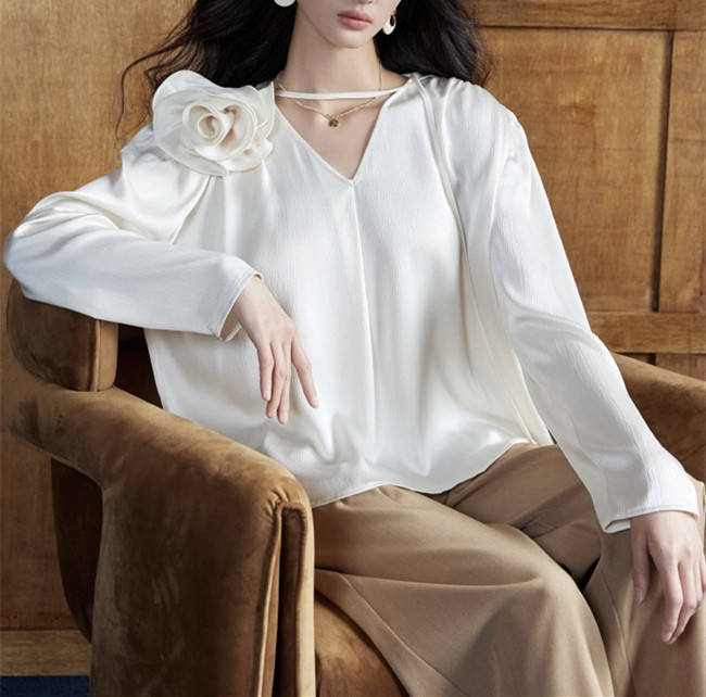 上新珍珠缎真丝光泽感泡泡肌理缎可拆卸手工立体玫瑰花宽松衬衫女详情4